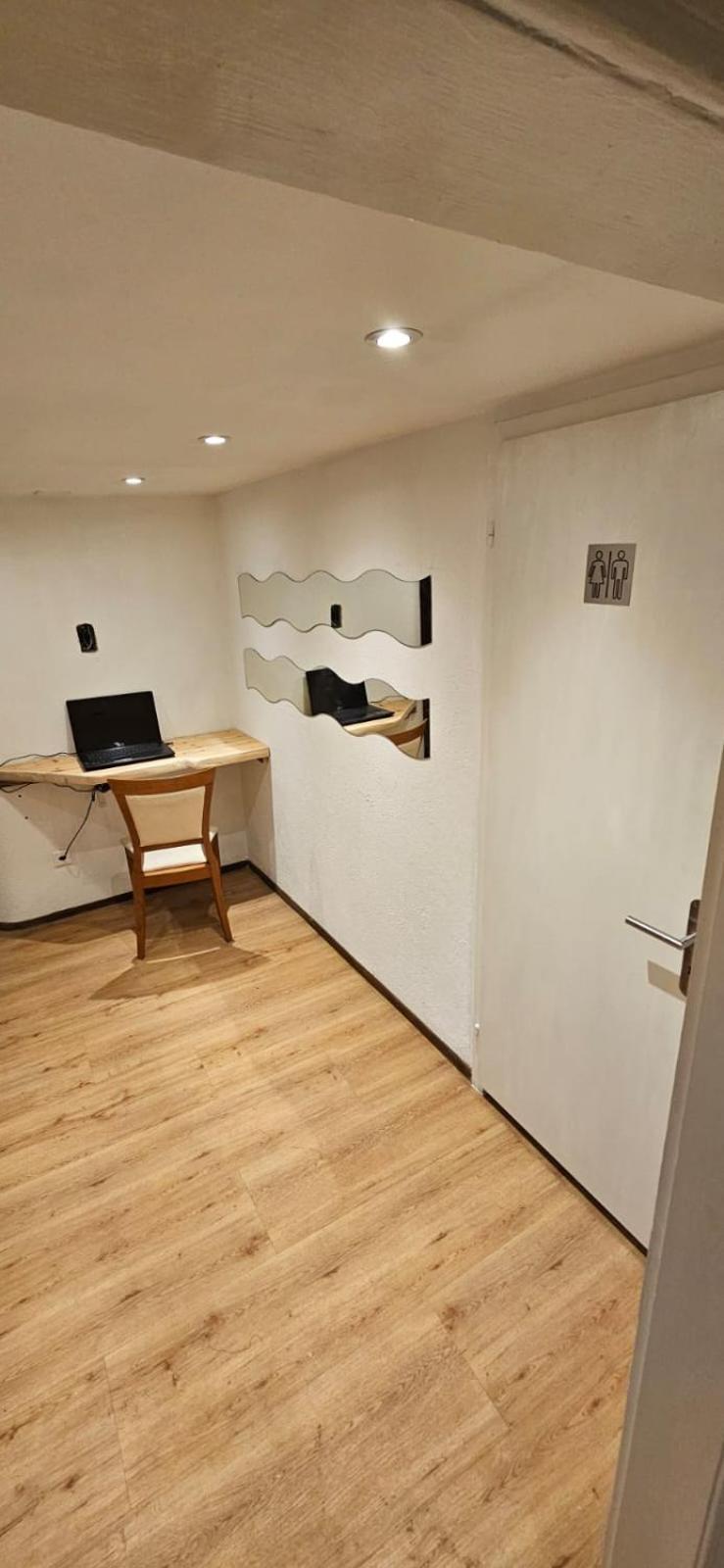 Airolo With Private Parking Apartment Bagian luar foto