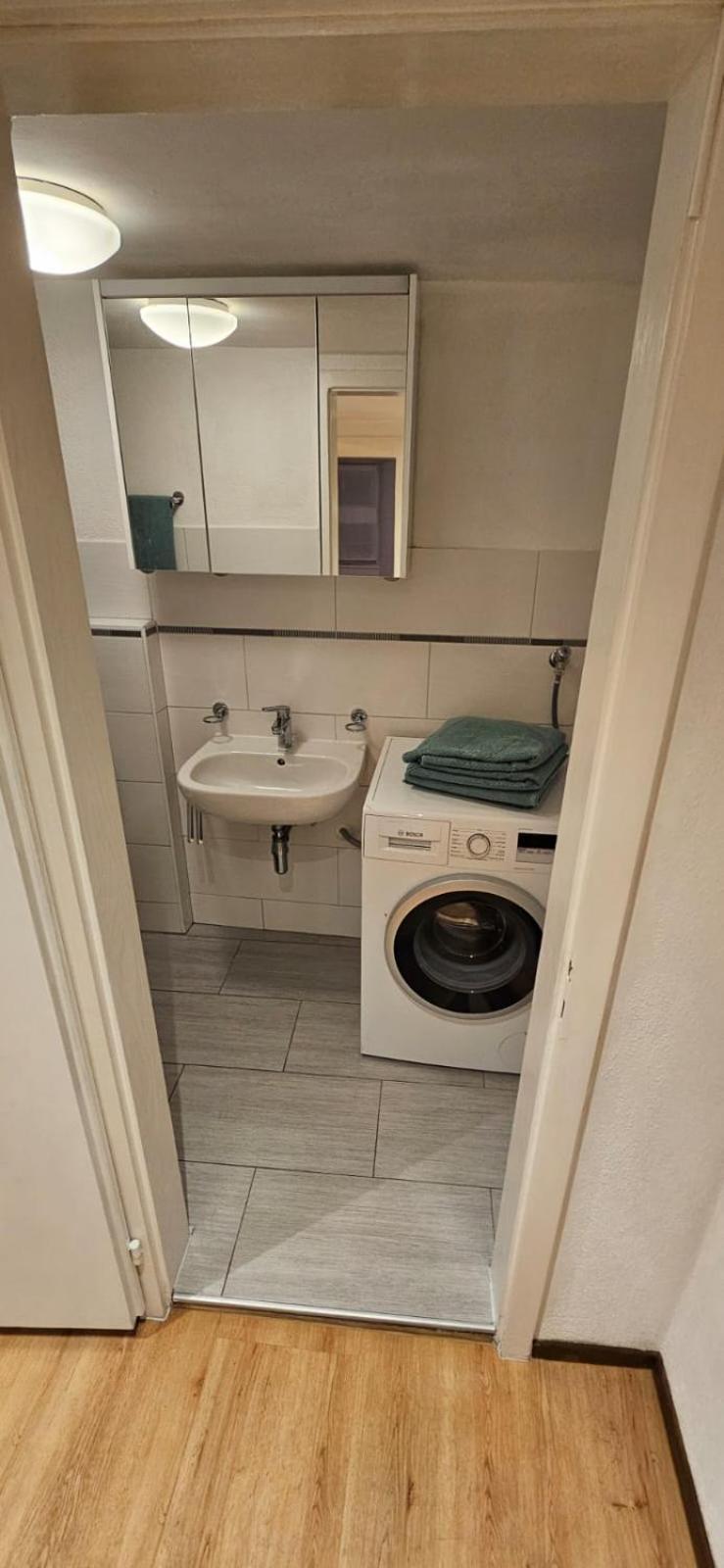 Airolo With Private Parking Apartment Bagian luar foto